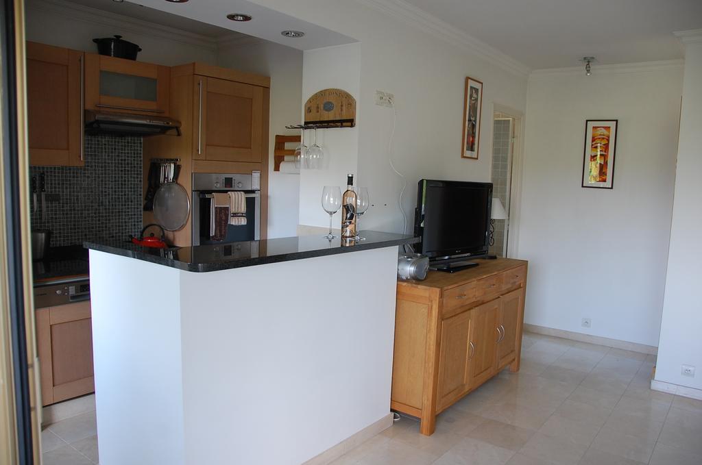 Ferienwohnung Antibes Breguieres Zimmer foto
